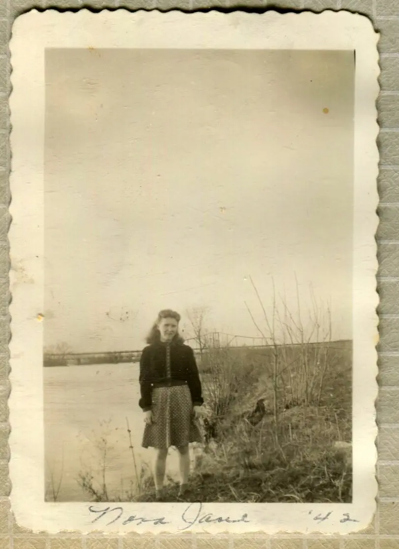 Engle Genealogy - Nora Jane Engle 1942, young woman